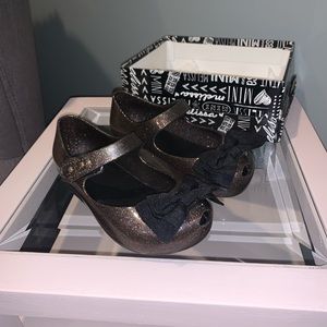 Toddler girls Mini Melissa, limited edition metallic maryjanes.